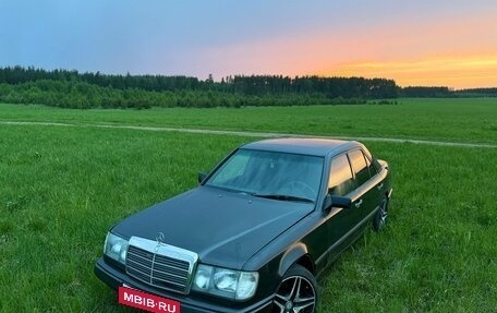 Mercedes-Benz W124, 1988 год, 299 000 рублей, 1 фотография