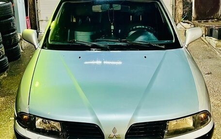 Mitsubishi Carisma I, 2002 год, 310 000 рублей, 1 фотография