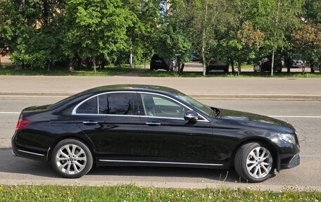 Mercedes-Benz E-Класс, 2019 год, 3 900 000 рублей, 2 фотография