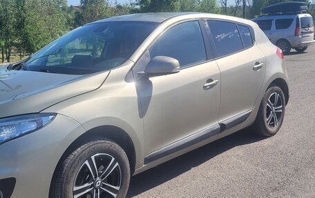 Renault Megane III, 2013 год, 900 000 рублей, 2 фотография