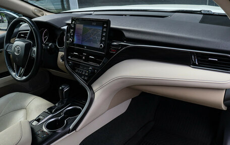 Toyota Camry, 2021 год, 3 800 000 рублей, 7 фотография
