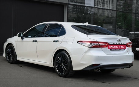 Toyota Camry, 2021 год, 3 800 000 рублей, 6 фотография
