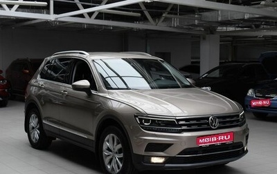 Volkswagen Tiguan II, 2018 год, 2 450 000 рублей, 1 фотография