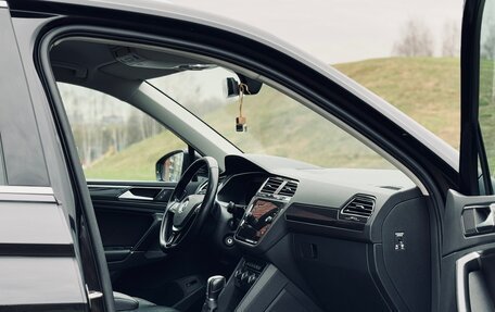 Volkswagen Tiguan II, 2017 год, 2 579 000 рублей, 21 фотография