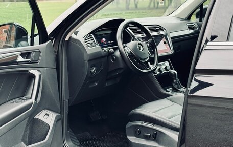 Volkswagen Tiguan II, 2017 год, 2 579 000 рублей, 13 фотография