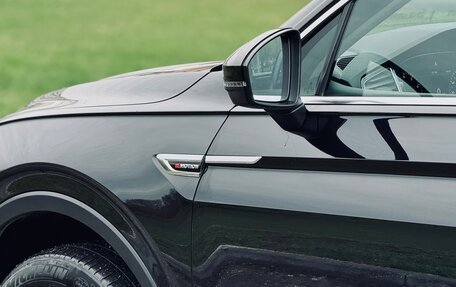 Volkswagen Tiguan II, 2017 год, 2 579 000 рублей, 38 фотография