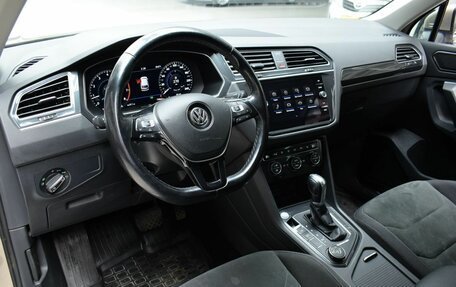 Volkswagen Tiguan II, 2018 год, 2 450 000 рублей, 10 фотография