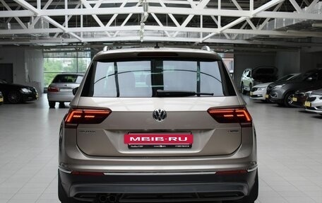 Volkswagen Tiguan II, 2018 год, 2 450 000 рублей, 6 фотография