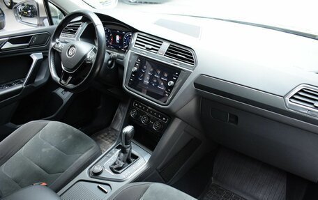 Volkswagen Tiguan II, 2018 год, 2 450 000 рублей, 20 фотография