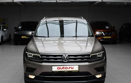 Volkswagen Tiguan II, 2018 год, 2 450 000 рублей, 2 фотография