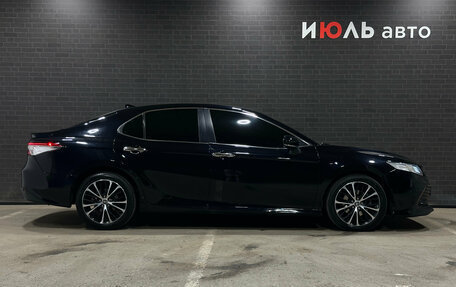 Toyota Camry, 2018 год, 2 450 000 рублей, 4 фотография