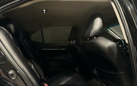Toyota Camry, 2018 год, 2 450 000 рублей, 12 фотография
