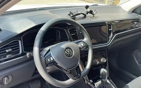 Volkswagen T-Roc I, 2022 год, 1 287 000 рублей, 8 фотография