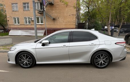 Toyota Camry, 2021 год, 3 200 000 рублей, 4 фотография