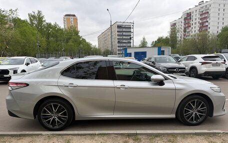 Toyota Camry, 2021 год, 3 200 000 рублей, 3 фотография