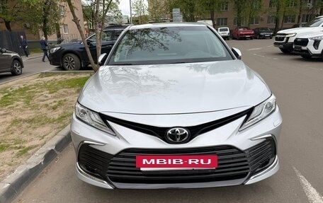 Toyota Camry, 2021 год, 3 200 000 рублей, 9 фотография