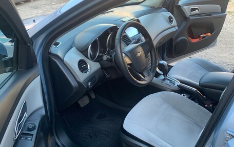 Chevrolet Cruze II, 2011 год, 780 000 рублей, 8 фотография
