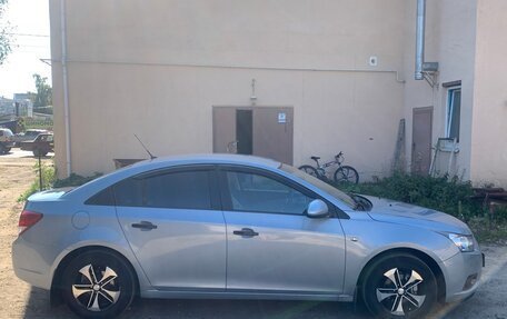 Chevrolet Cruze II, 2011 год, 780 000 рублей, 4 фотография