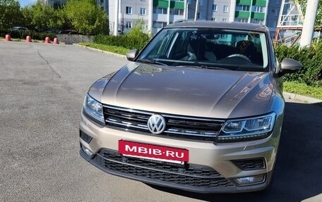 Volkswagen Tiguan II, 2017 год, 2 360 000 рублей, 3 фотография
