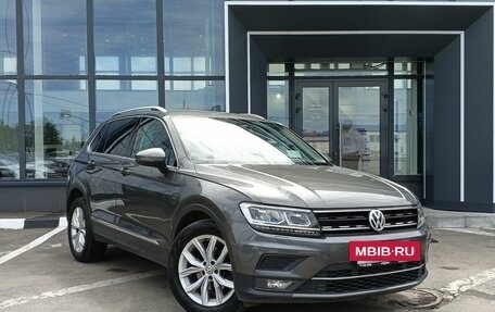 Volkswagen Tiguan II, 2018 год, 2 499 000 рублей, 3 фотография