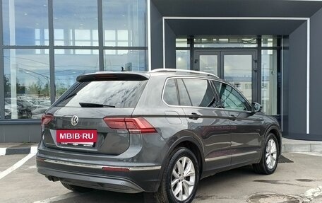 Volkswagen Tiguan II, 2018 год, 2 499 000 рублей, 5 фотография