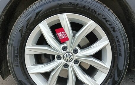 Volkswagen Tiguan II, 2018 год, 2 499 000 рублей, 9 фотография