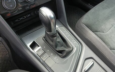 Volkswagen Tiguan II, 2018 год, 2 499 000 рублей, 16 фотография