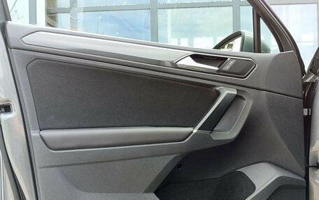 Volkswagen Tiguan II, 2018 год, 2 499 000 рублей, 17 фотография