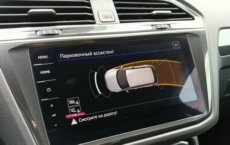 Volkswagen Tiguan II, 2018 год, 2 499 000 рублей, 15 фотография