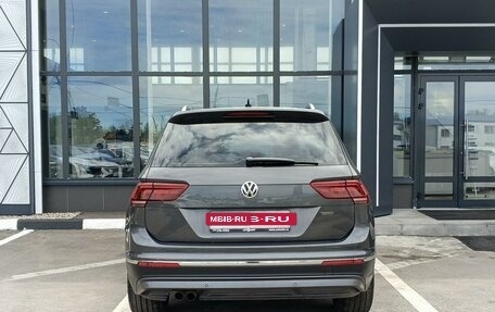 Volkswagen Tiguan II, 2018 год, 2 499 000 рублей, 6 фотография