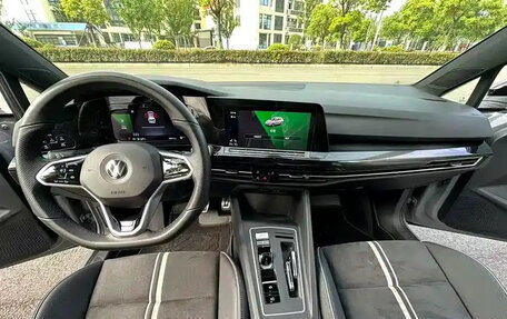 Volkswagen Golf VIII, 2021 год, 1 310 700 рублей, 8 фотография
