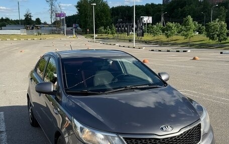 KIA Rio III рестайлинг, 2015 год, 930 000 рублей, 2 фотография