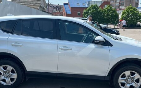Toyota RAV4, 2018 год, 2 600 000 рублей, 5 фотография
