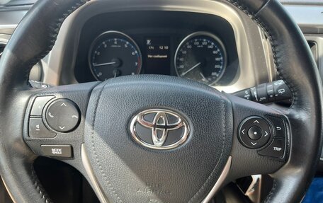Toyota RAV4, 2018 год, 2 600 000 рублей, 4 фотография