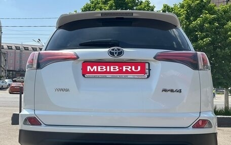 Toyota RAV4, 2018 год, 2 600 000 рублей, 8 фотография