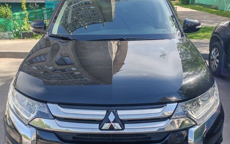 Mitsubishi Outlander III рестайлинг 3, 2018 год, 2 150 000 рублей, 4 фотография