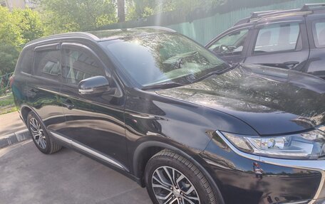 Mitsubishi Outlander III рестайлинг 3, 2018 год, 2 150 000 рублей, 5 фотография