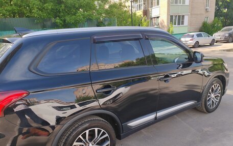 Mitsubishi Outlander III рестайлинг 3, 2018 год, 2 150 000 рублей, 6 фотография