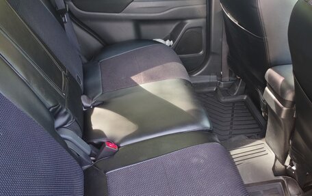 Mitsubishi Outlander III рестайлинг 3, 2018 год, 2 150 000 рублей, 10 фотография
