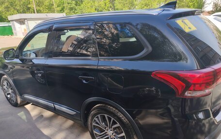Mitsubishi Outlander III рестайлинг 3, 2018 год, 2 150 000 рублей, 8 фотография