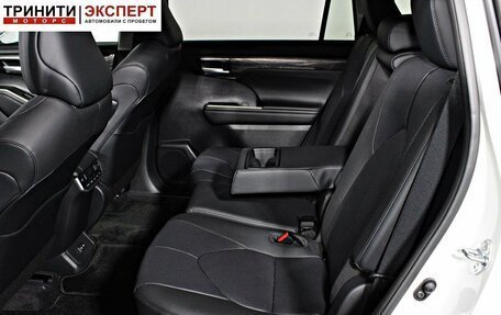 Toyota Highlander, 2025 год, 5 690 000 рублей, 26 фотография