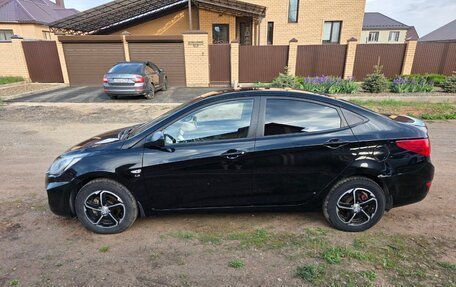 Hyundai Solaris II рестайлинг, 2011 год, 650 000 рублей, 4 фотография