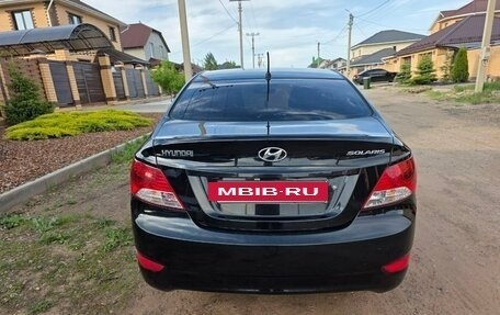 Hyundai Solaris II рестайлинг, 2011 год, 650 000 рублей, 5 фотография