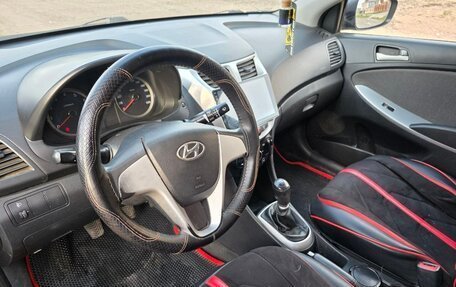 Hyundai Solaris II рестайлинг, 2011 год, 650 000 рублей, 9 фотография