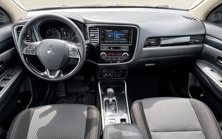 Mitsubishi Outlander III рестайлинг 3, 2020 год, 2 550 000 рублей, 9 фотография