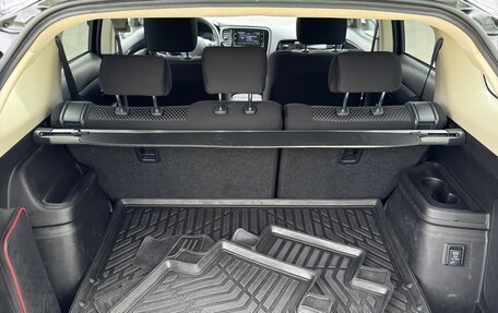 Mitsubishi Outlander III рестайлинг 3, 2020 год, 2 550 000 рублей, 18 фотография
