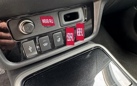 Mitsubishi Outlander III рестайлинг 3, 2020 год, 2 550 000 рублей, 14 фотография