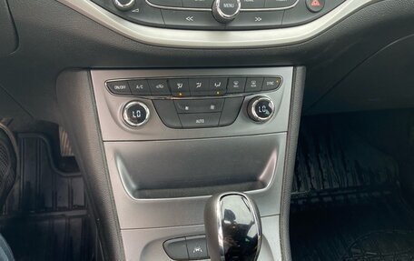 Opel Astra K, 2017 год, 1 420 000 рублей, 4 фотография