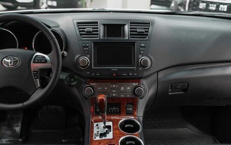 Toyota Highlander III, 2011 год, 1 790 000 рублей, 7 фотография