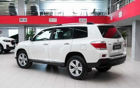 Toyota Highlander III, 2011 год, 1 790 000 рублей, 4 фотография